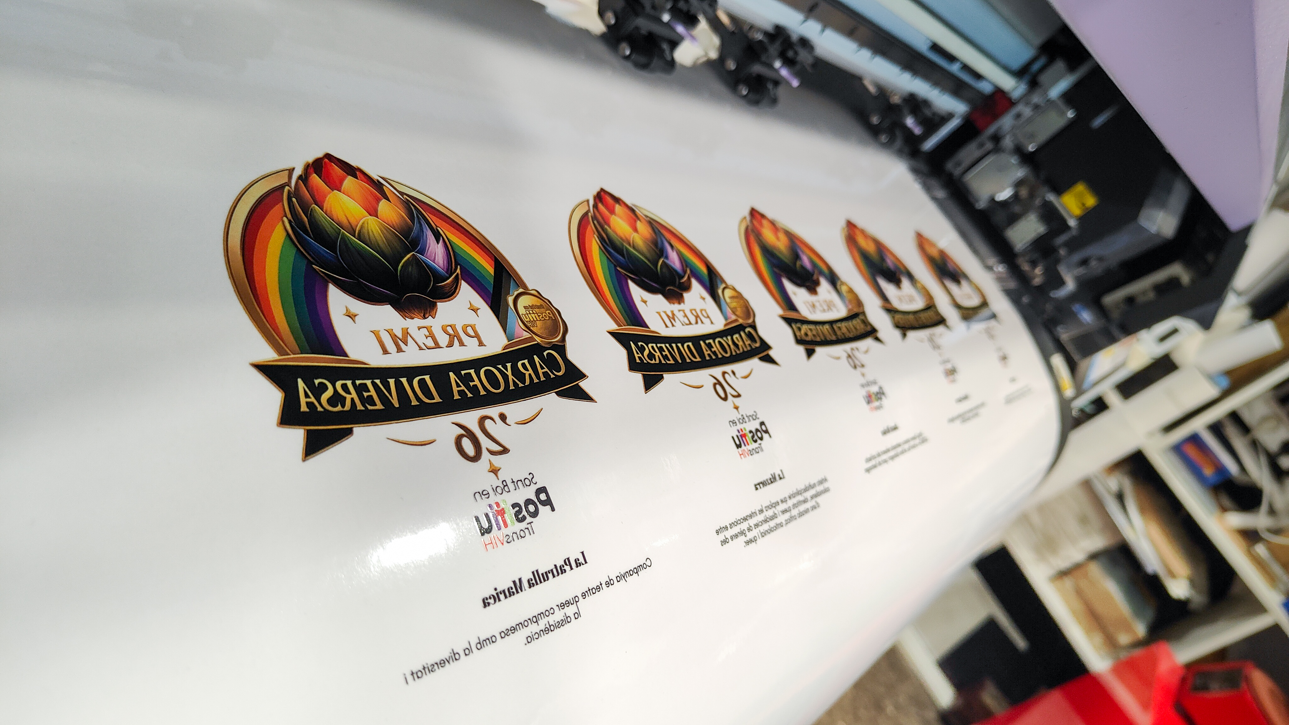 Impresión de los Premios Carxofa Diversa del día del Orgullo en Sant Boi